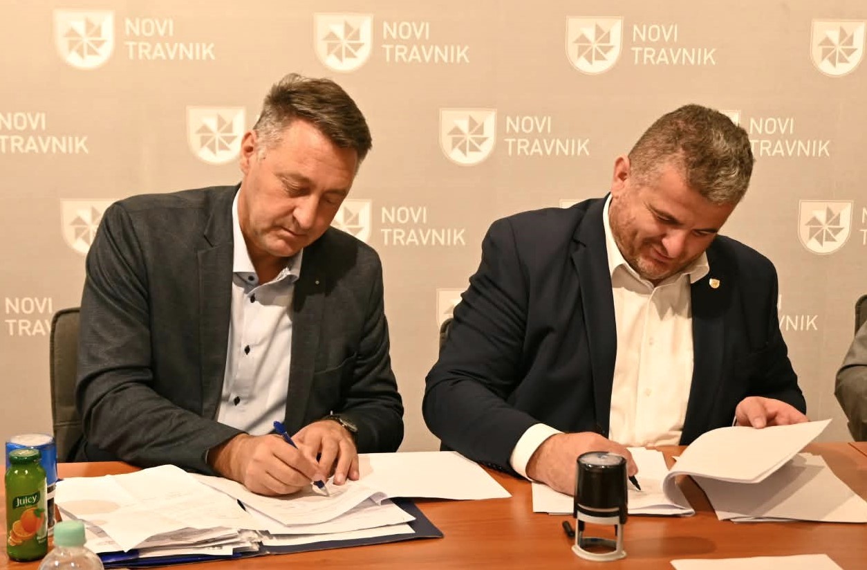 NASLOVNA.jpeg